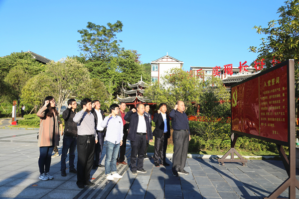 通道转兵宣誓 宋林凤摄_副本 WilliamHill体育